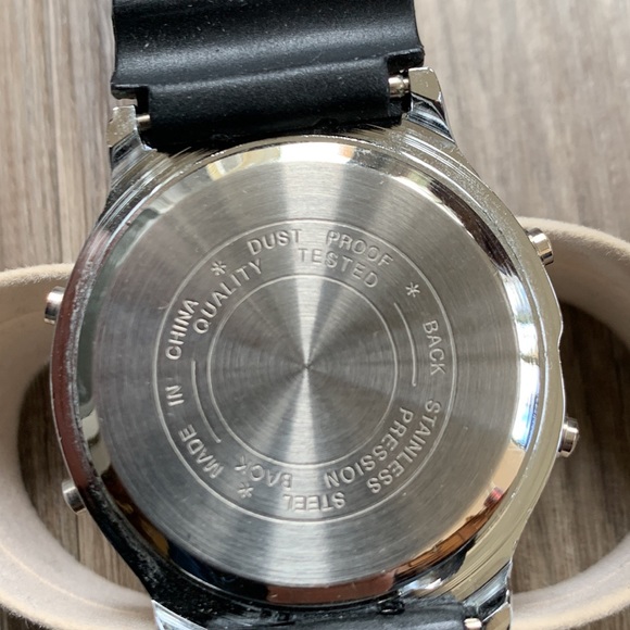 Digital Wrist Watch multi functional Vintage Wristwatch collectible - Picture 7 of 8